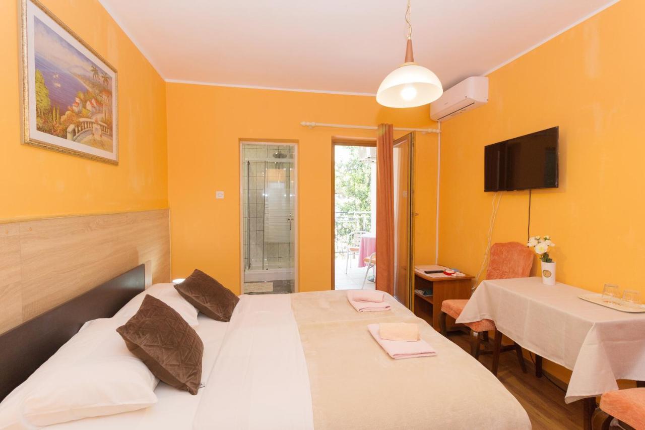 Rooms And Apartments Palma B&B Medulin Exteriér fotografie